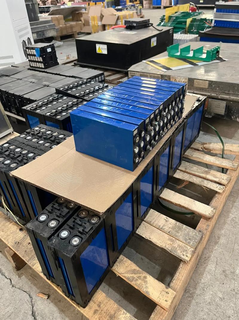 封闭式三轮电动车锂电池多少钱一组 封闭式三轮电动车锂电池多少钱一组